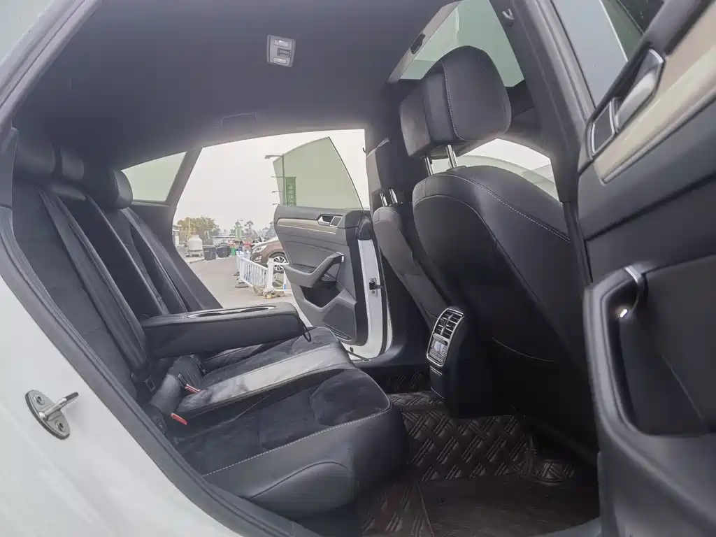 FAW-Volkswagen CC 2019 330TSI Huayan Edition China V