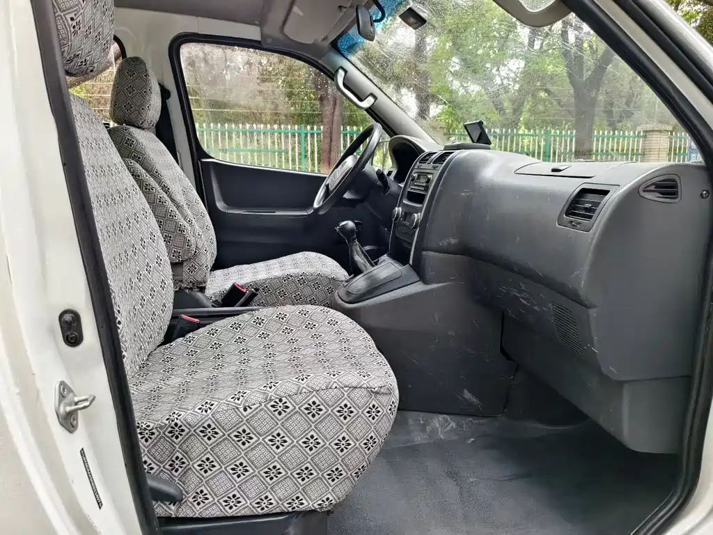 Jinbei Granse 2016 2.0L Classic Standard Long Wheelbase 9-Seater