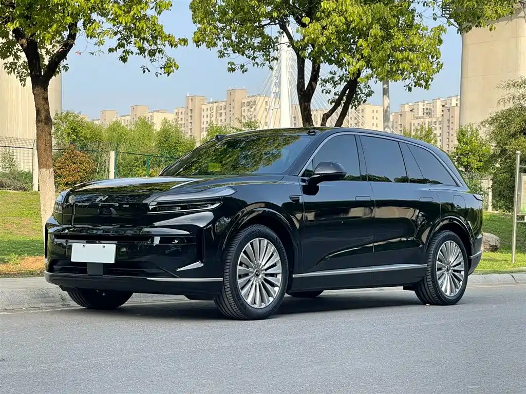 Onvo L90 2025 Ultra 6-Seater