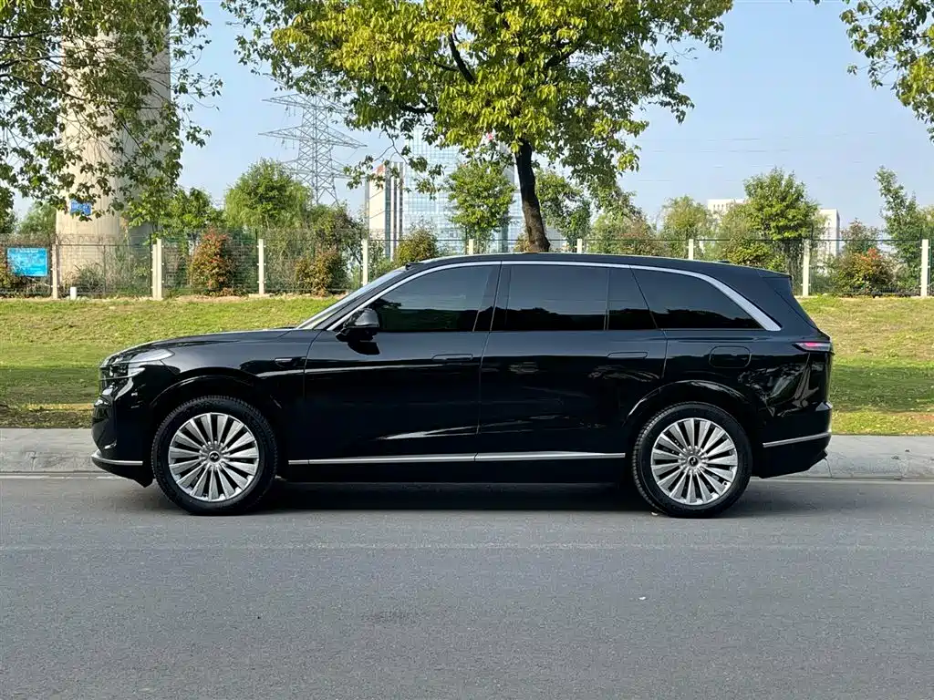 Onvo L90 2025 Ultra 6-Seater