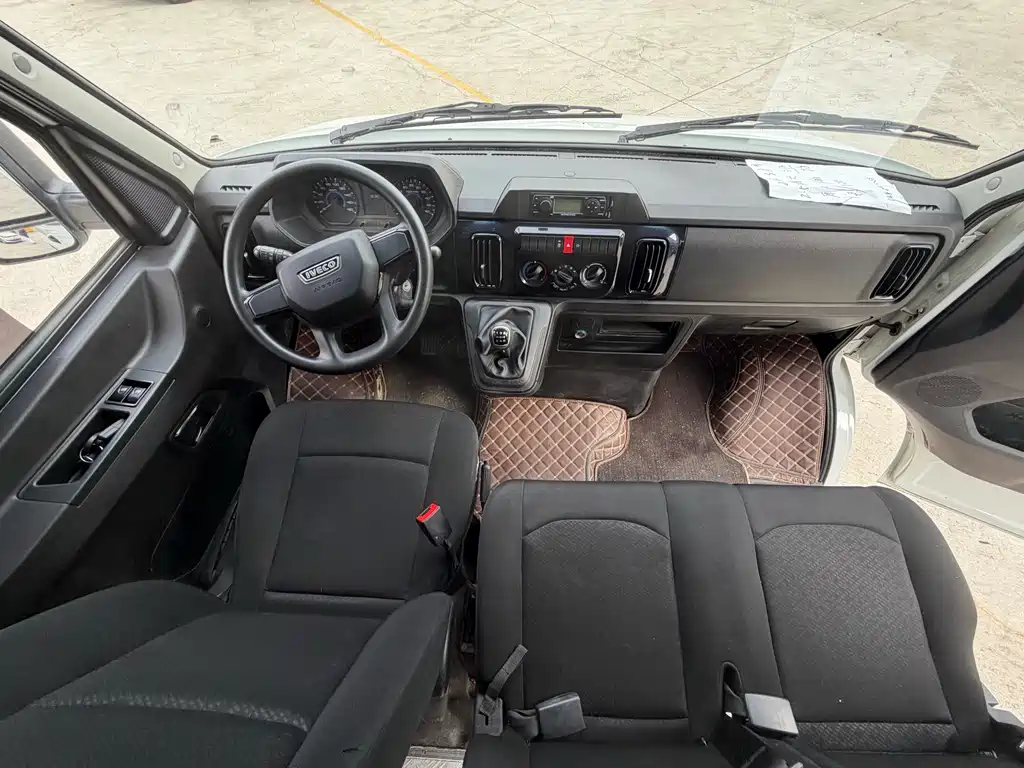 Iveco Daily 2023 2.5T A37M1 Long Wheelbase Medium Roof Dual Rear Wheels Manual Door 5-9 Seats