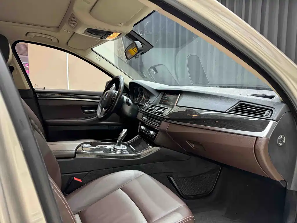 BMW 5 Series 2014 525Li Luxury Design Package