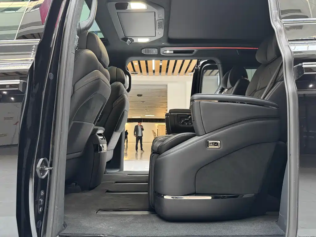 Zeekr 009 2024 7-Seater Aisle Edition AWD 108kWh