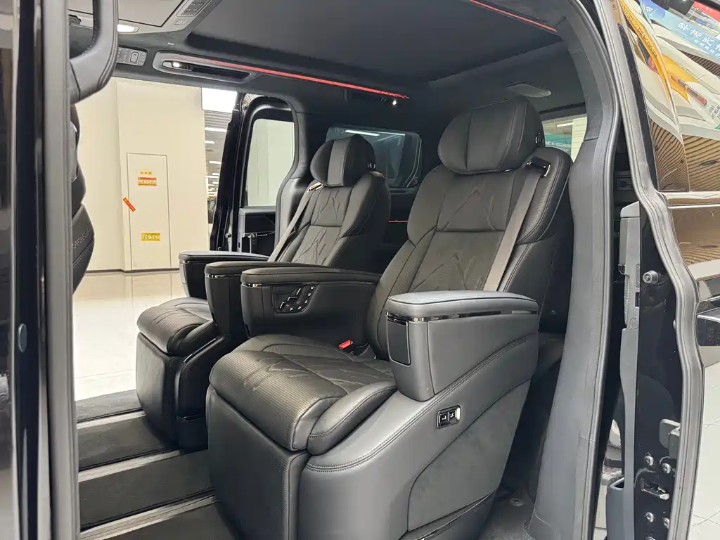 Zeekr 009 2024 7-Seater Aisle Edition AWD 108kWh