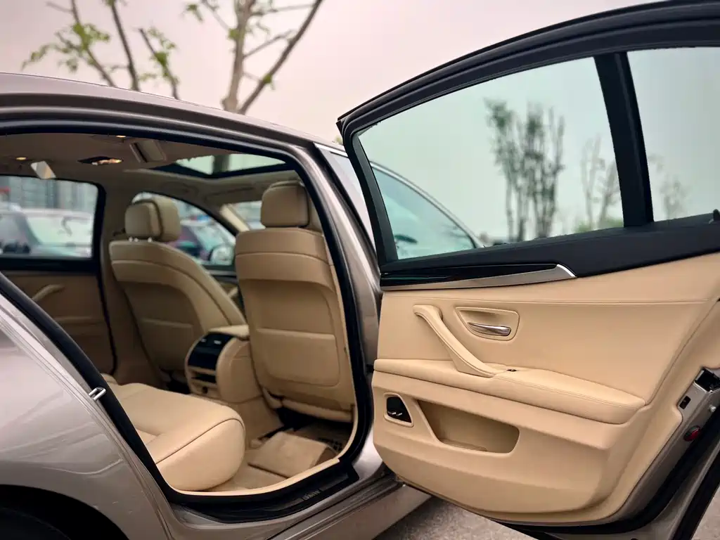BMW 5 Series 2012 523Li Luxury