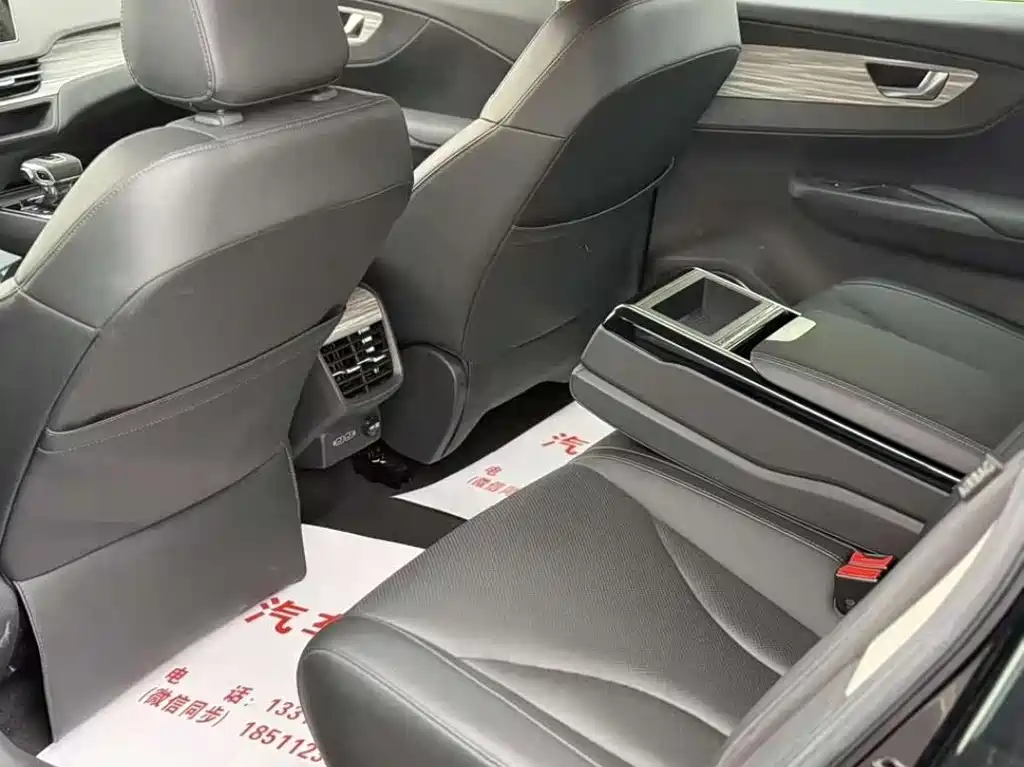 Hongqi E-QM5 2025 500km Travel Edition