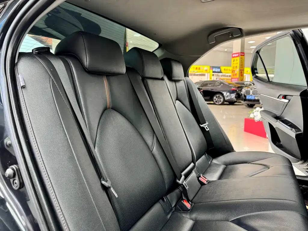 Camry 2021 2.0G Luxury Edition