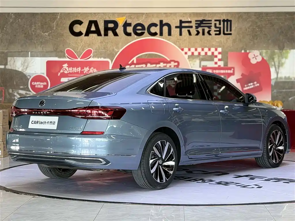 Volkswagen Passat 2022 330TSI Starlight Premium Edition