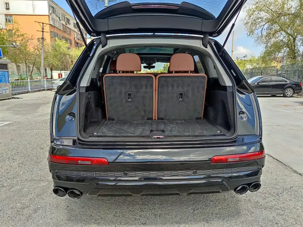 Audi Q7 2023 55 TFSI quattro S line Sport