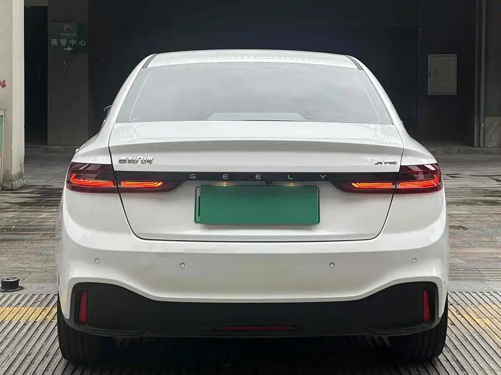 Geely Geometry A 2022 Pro 600KM Red Apple Plus