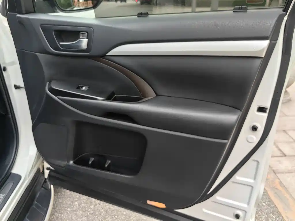 Toyota Highlander 2018 2.0T AWD Premium Edition 7-Seater China VI