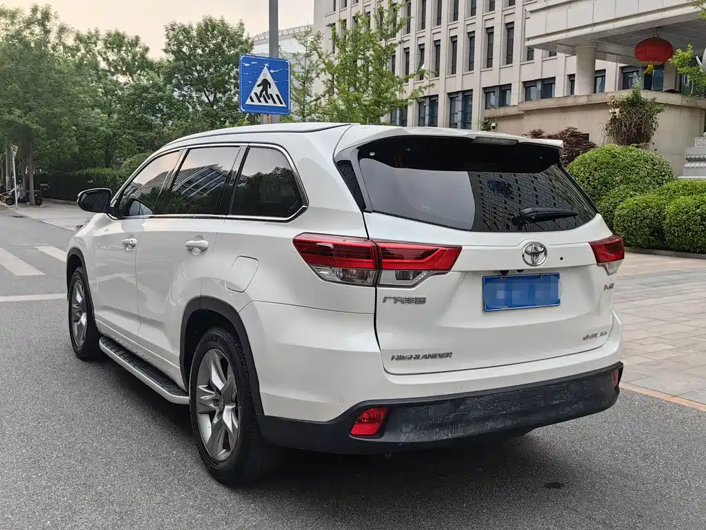 Toyota Highlander 2018 2.0T AWD Premium Edition 7-Seater China VI