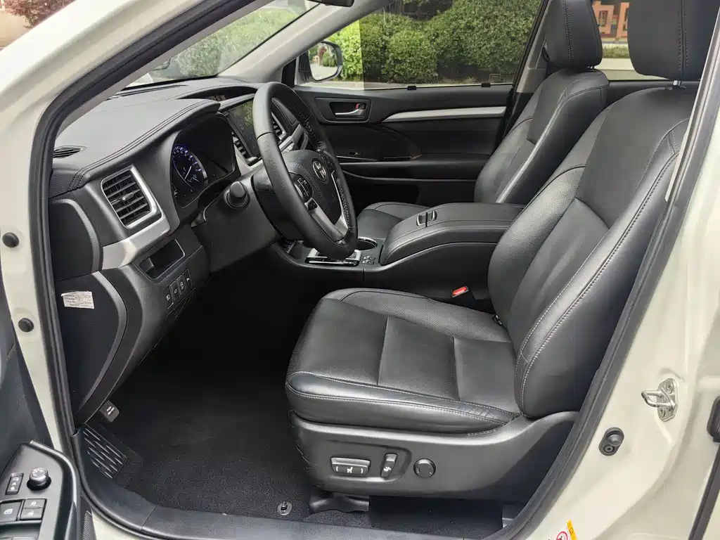 Toyota Highlander 2018 2.0T AWD Premium Edition 7-Seater China VI