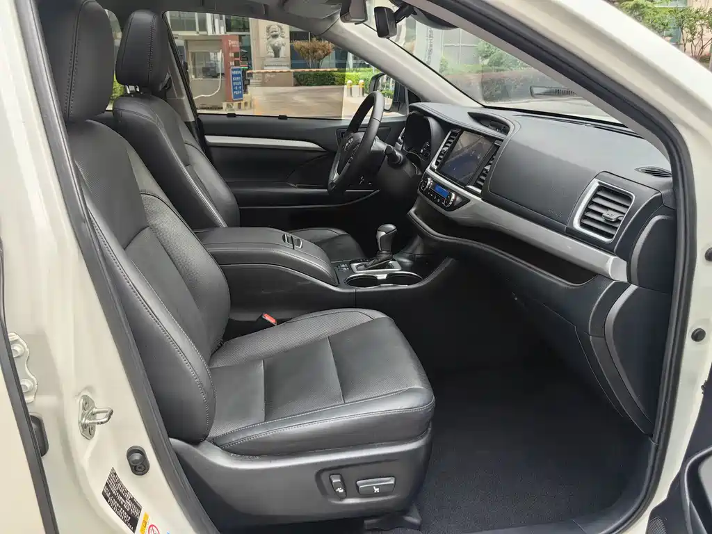 Toyota Highlander 2018 2.0T AWD Premium Edition 7-Seater China VI