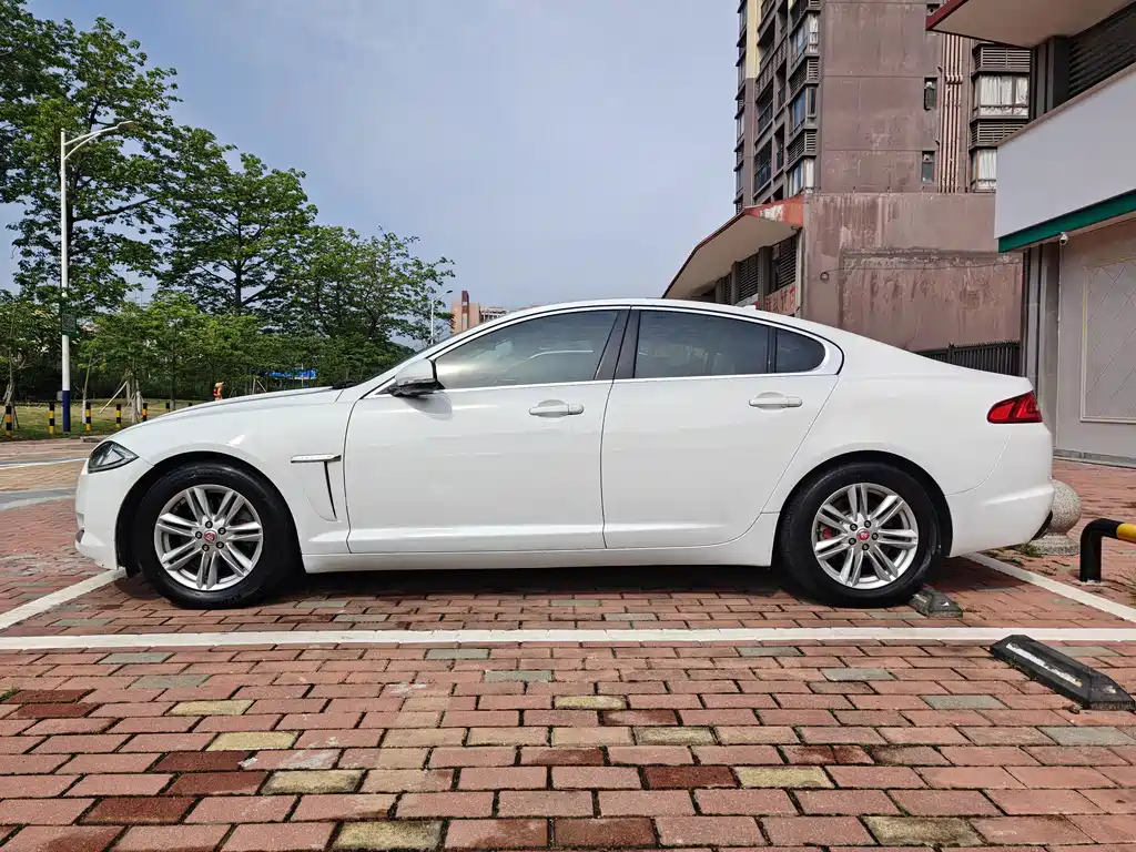 Jaguar XF 2015 XF 2.0T Fenghua Edition