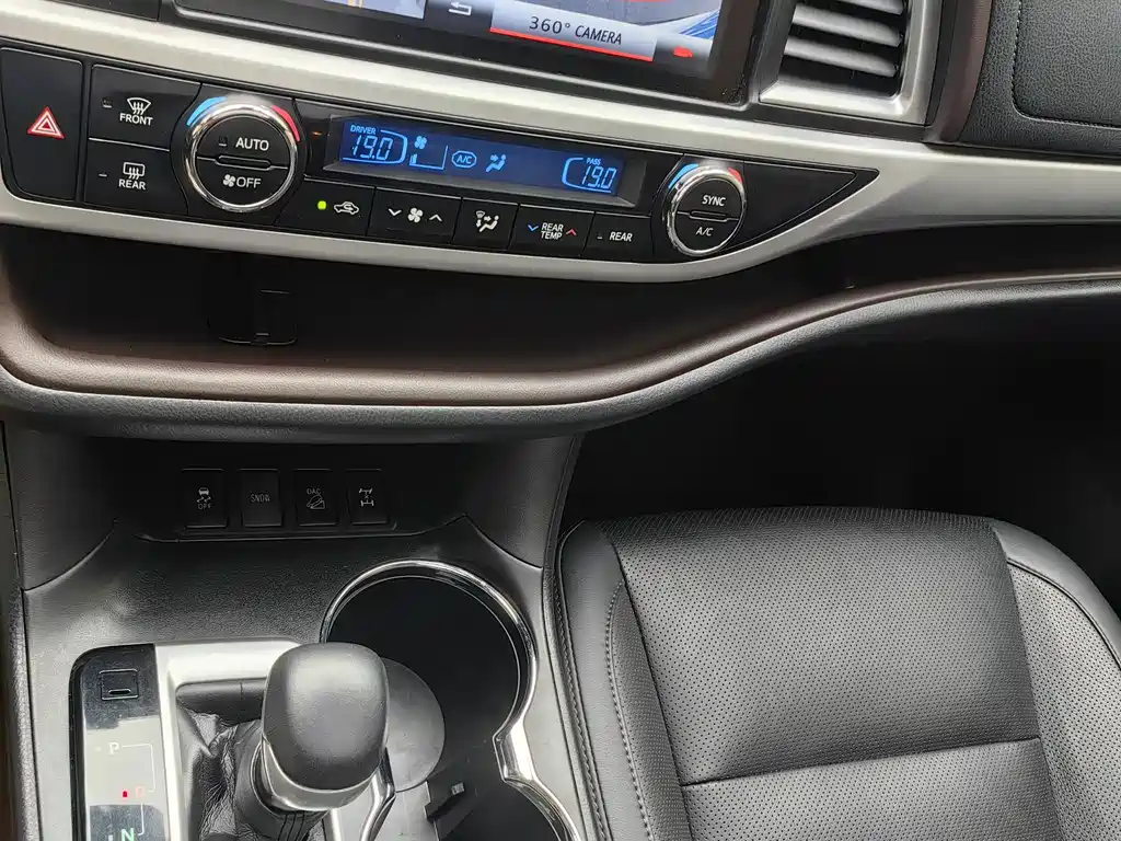 Toyota Highlander 2018 2.0T AWD Premium Edition 7-Seater China VI