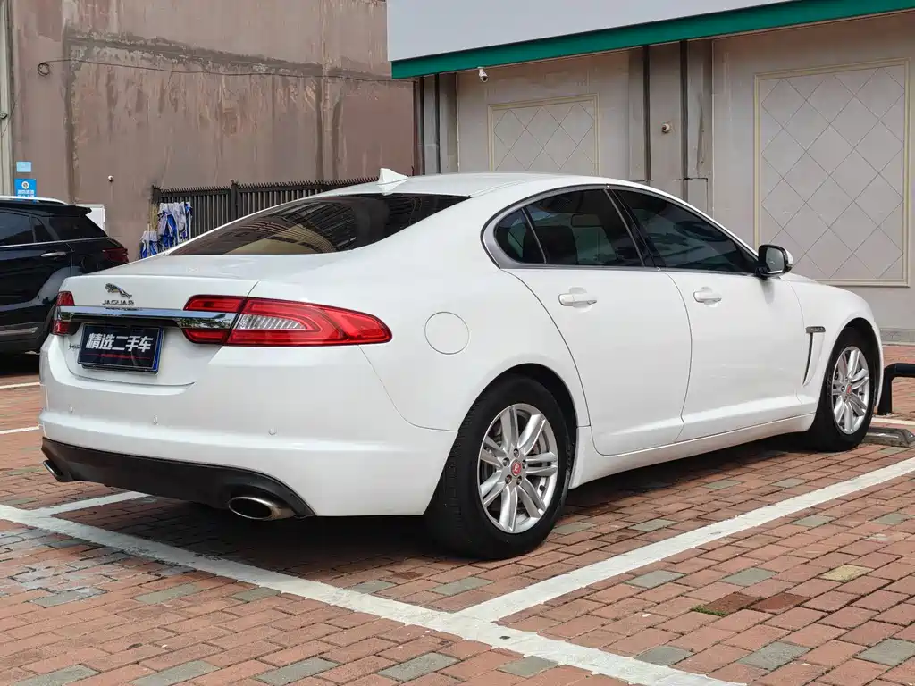 Jaguar XF 2015 XF 2.0T Fenghua Edition