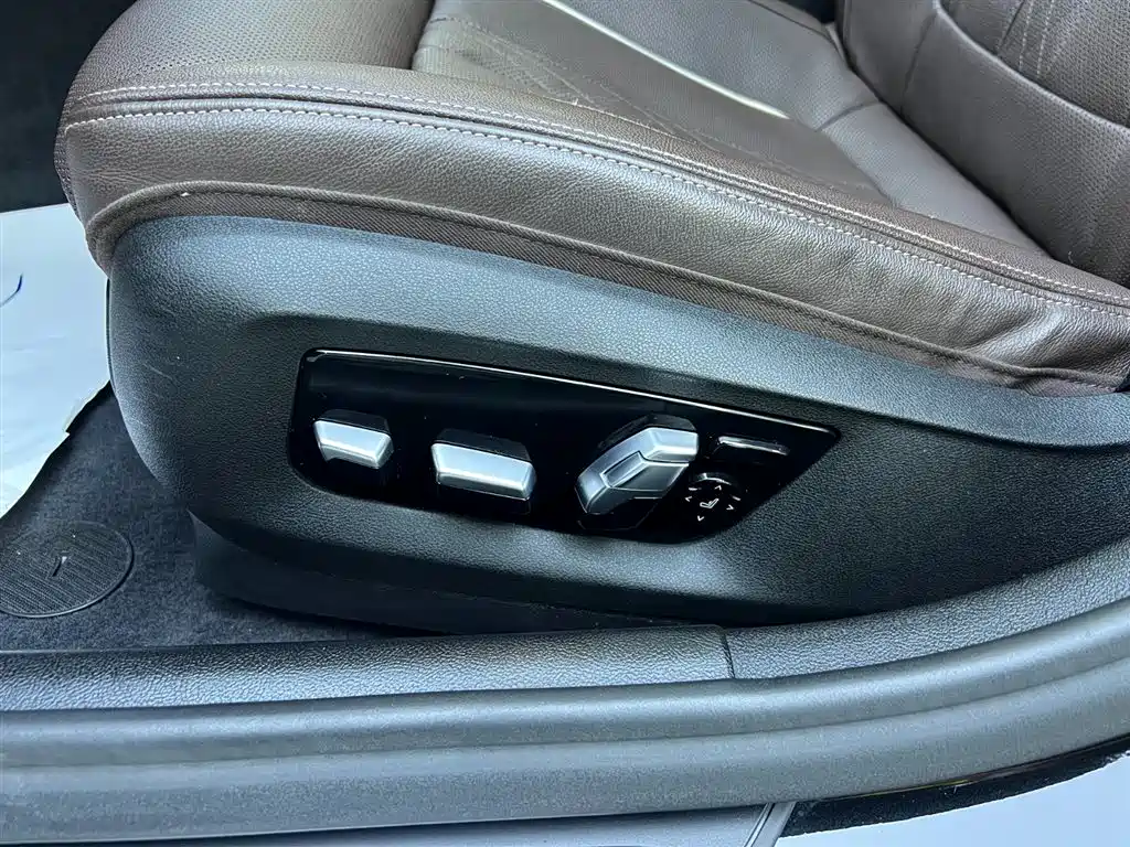 BMW 5 Series 2021 530Li xDrive Luxury Line