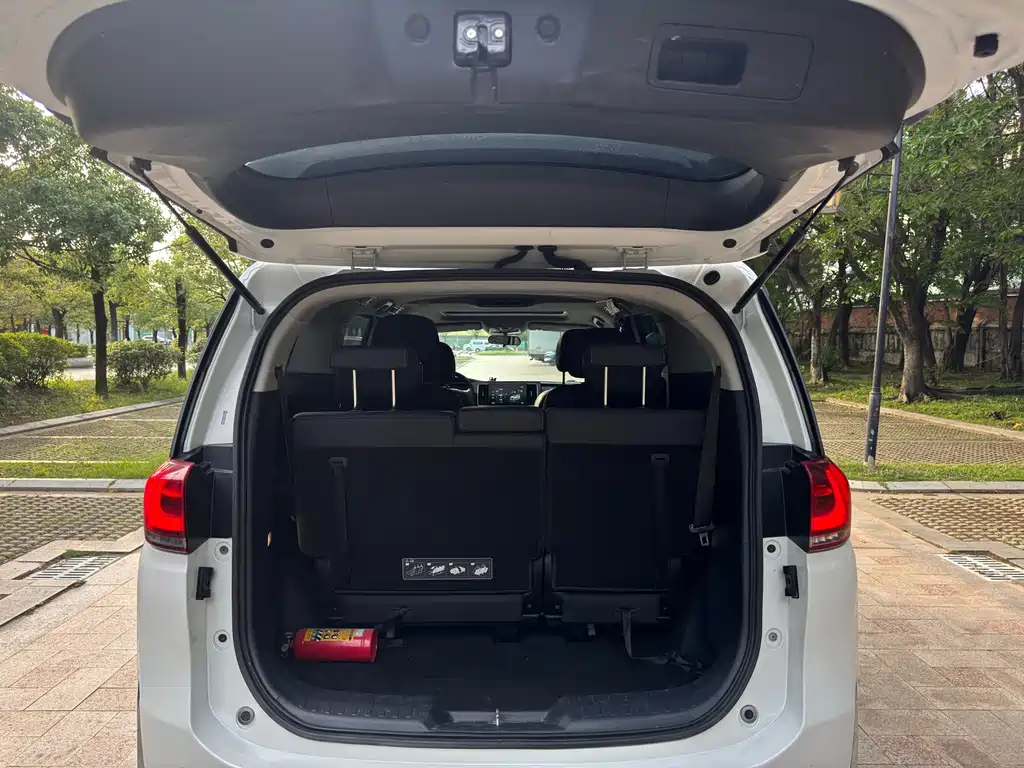 GAC Trumpchi M8 2023 Lingxiu Series 390T Luxury Edition