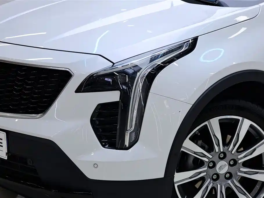 Cadillac XT4 2020 28T AWD Platinum Sport