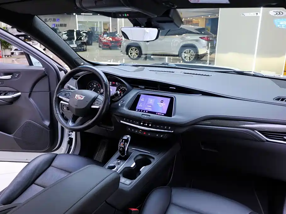 Cadillac XT4 2020 28T AWD Platinum Sport