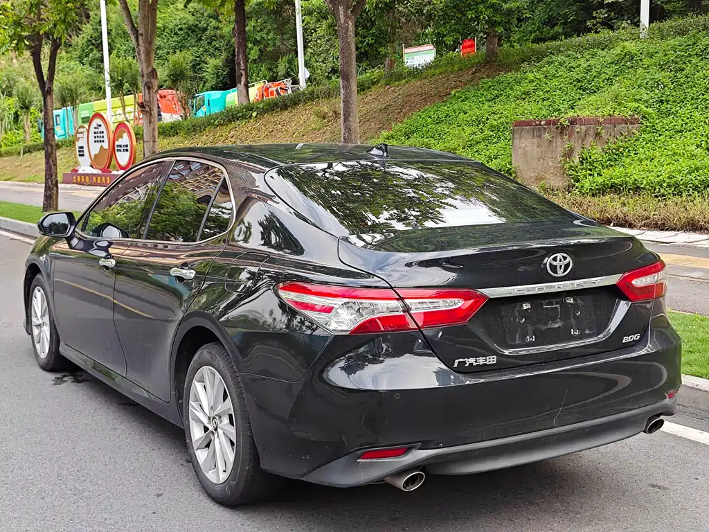Toyota Camry 2021 2.0G Luxury Edition