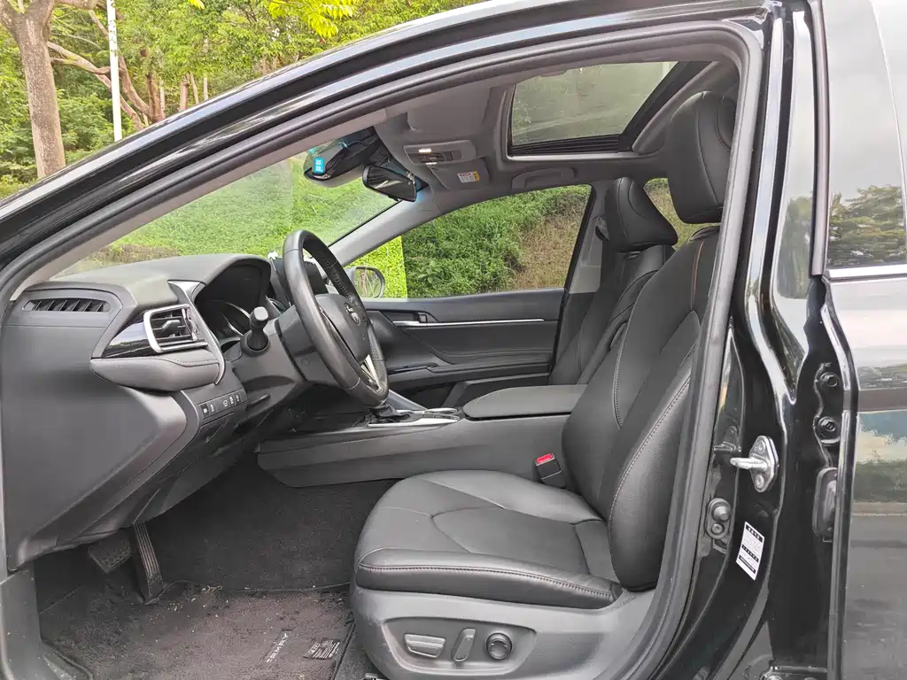 Toyota Camry 2021 2.0G Luxury Edition