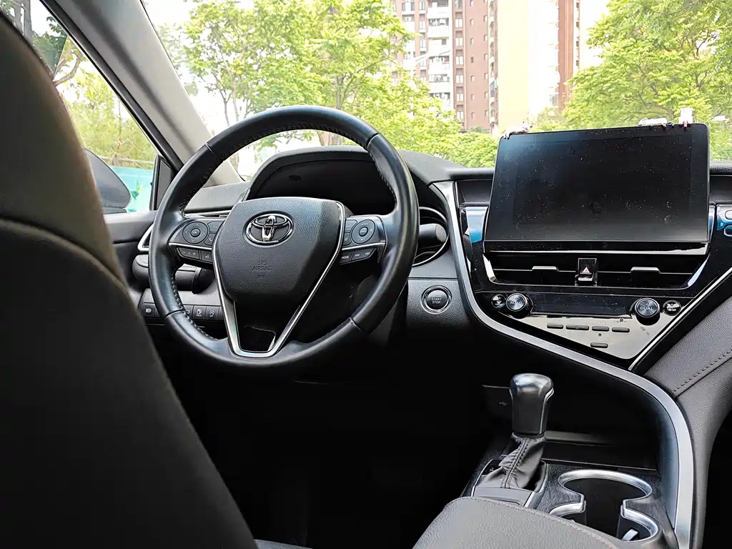 Toyota Camry 2021 2.0G Luxury Edition