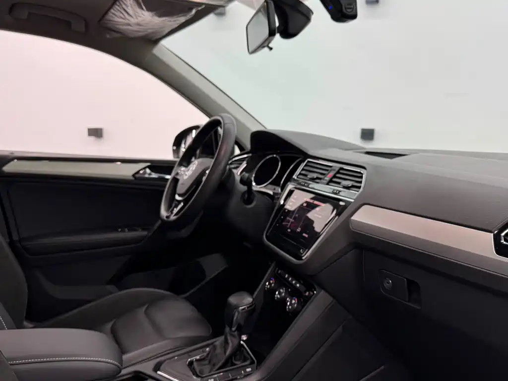 Tiguan L 2019 Facelift 330TSI Auto FWD Panoramic Comfort Edition China VI