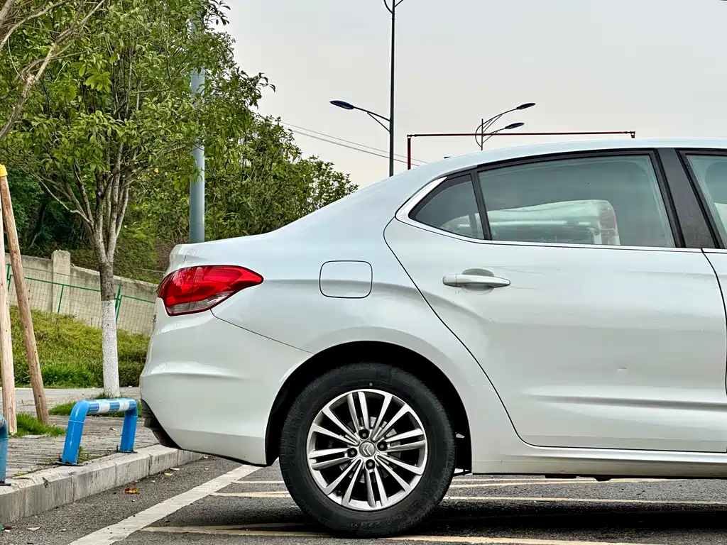 Citroën C4L 2014 1.8L Auto Zhiqu Edition Jinzhi