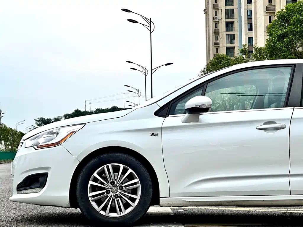 Citroën C4L 2014 1.8L Auto Zhiqu Edition Jinzhi