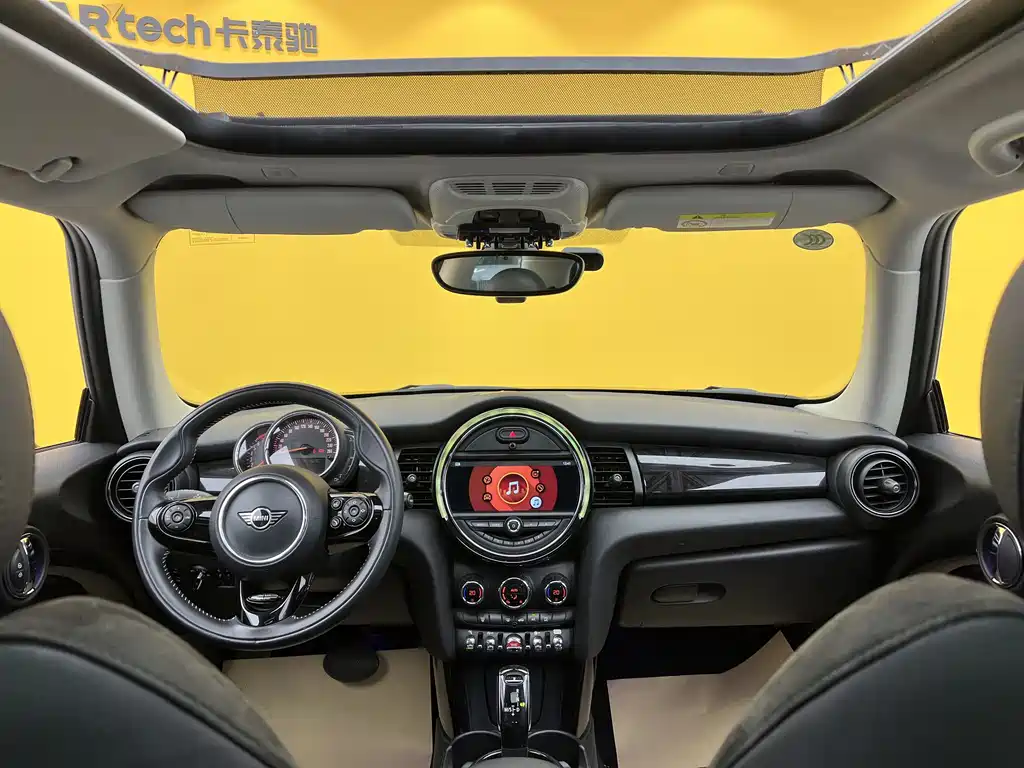 MINI 2019 1.5T COOPER Artist