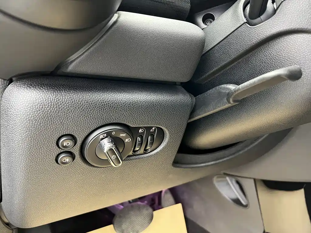 MINI 2019 1.5T COOPER Artist