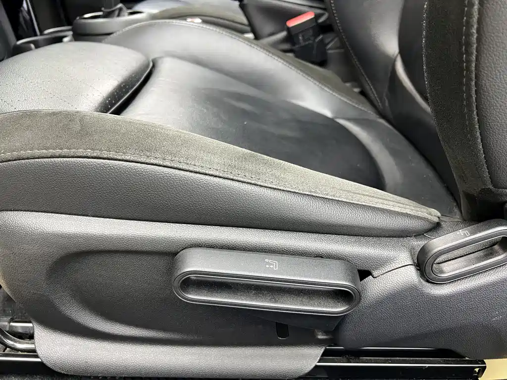 MINI 2019 1.5T COOPER Artist