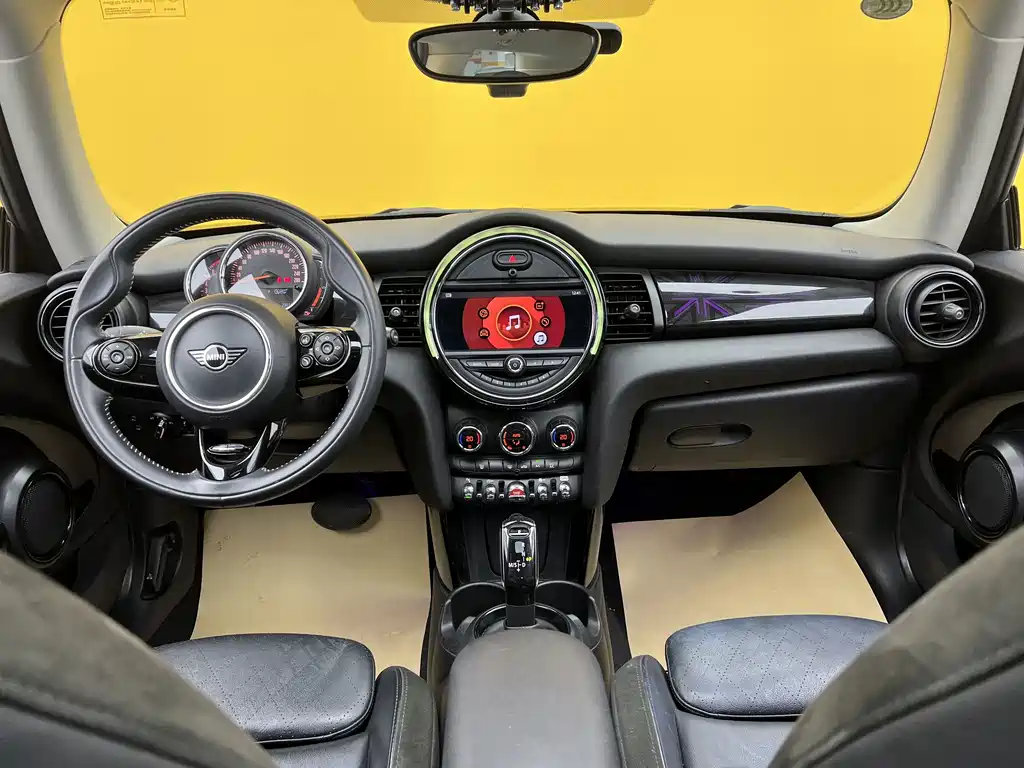 MINI 2019 1.5T COOPER Artist