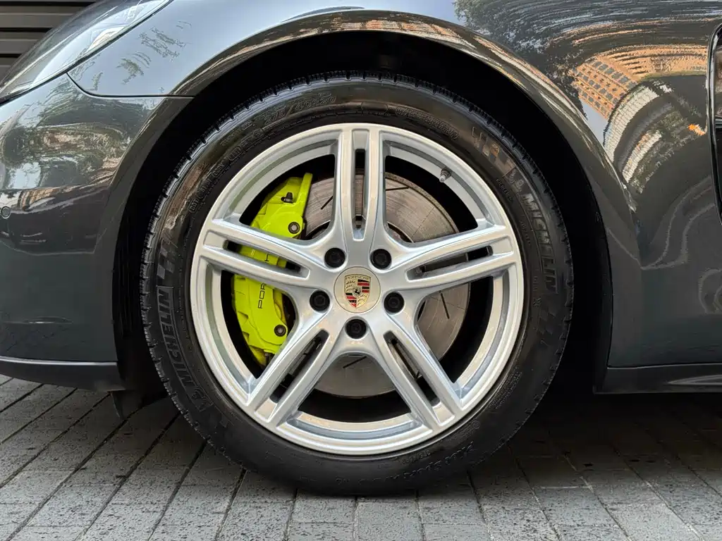2018 Porsche Panamera 4 E-Hybrid