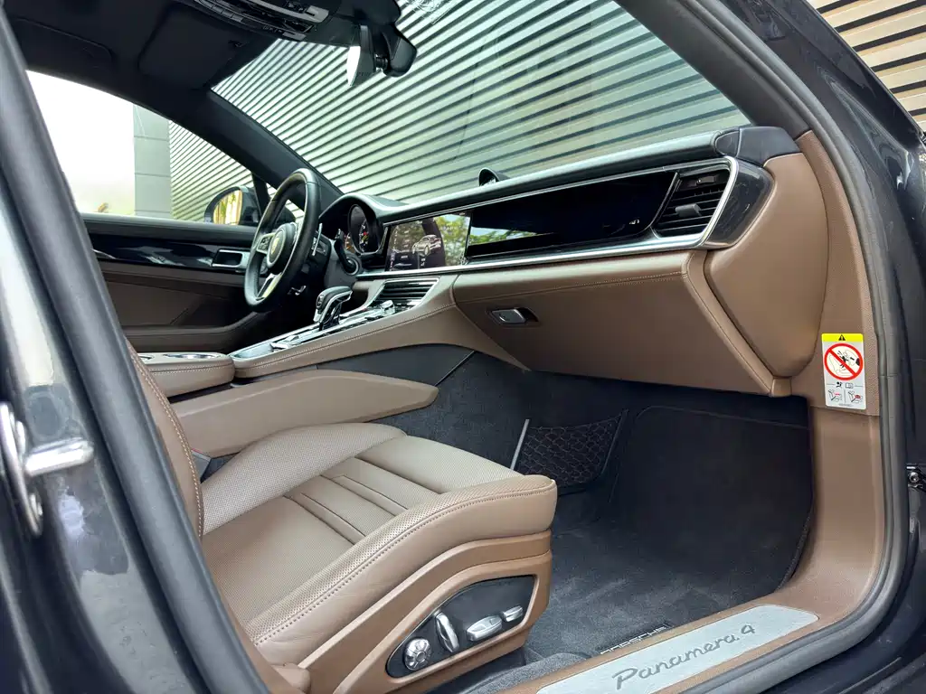 2018 Porsche Panamera 4 E-Hybrid