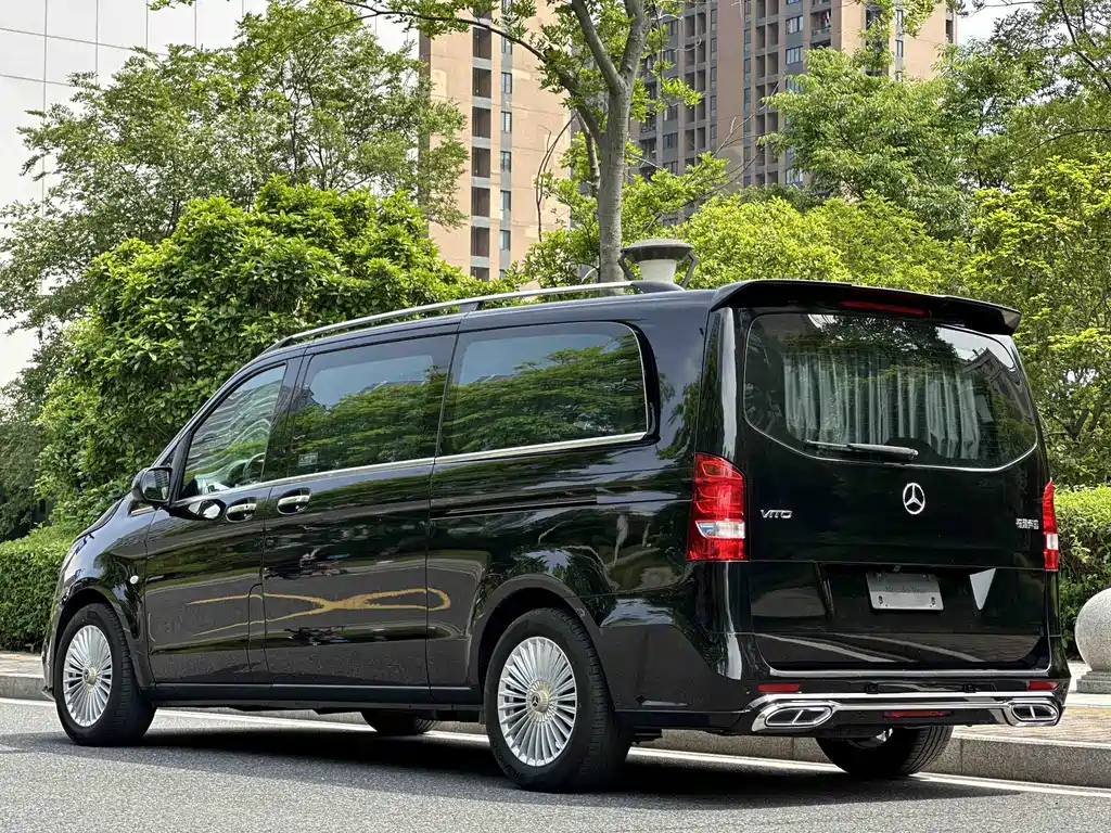 Mercedes-Benz Vito 2023 2.0T Business Edition 7-Seater