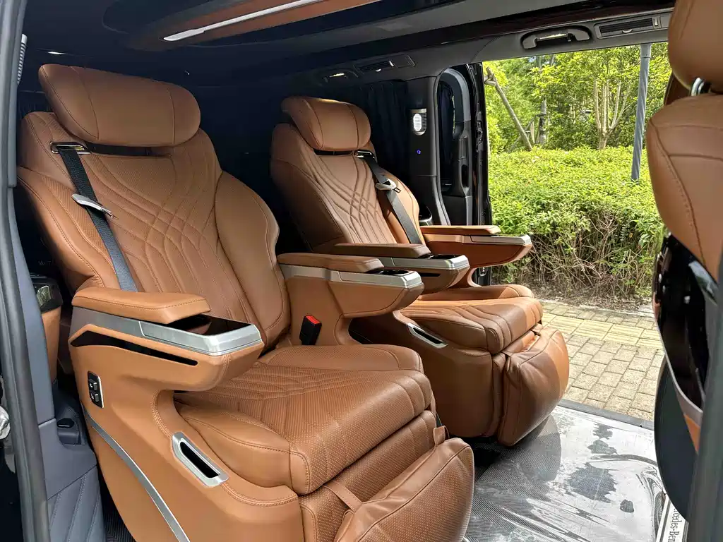 Mercedes-Benz Vito 2023 2.0T Business Edition 7-Seater