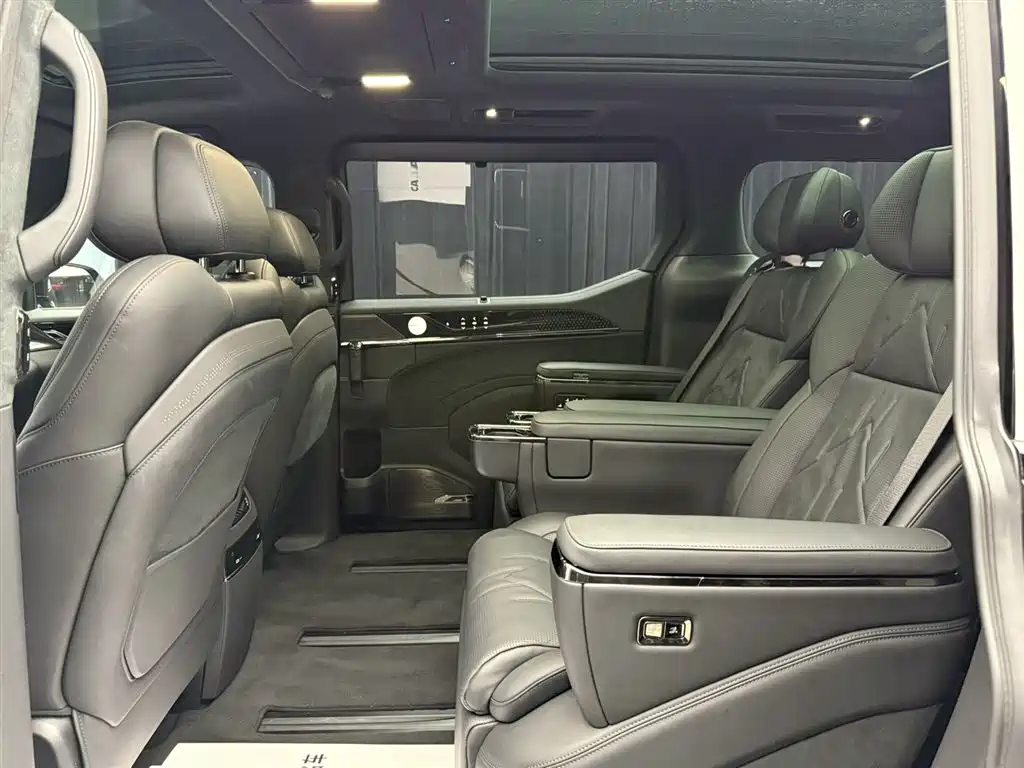 Zeekr 009 2024 Six-Seat Executive Edition AWD 108kWh