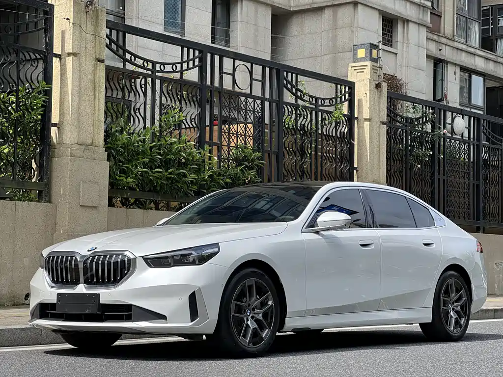 BMW 5 Series 2024 530Li Leading Edition Luxury Package