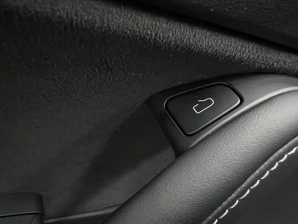 Tesla Model Y 2023 Long Range All-Wheel Drive