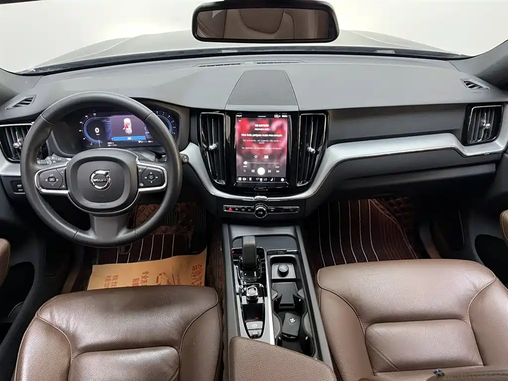 Volvo XC60 2022 B5 AWD Inscription