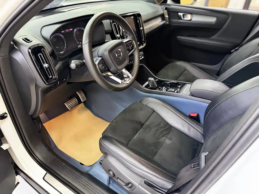 Volvo XC40 2020 T4 AWD R-Design