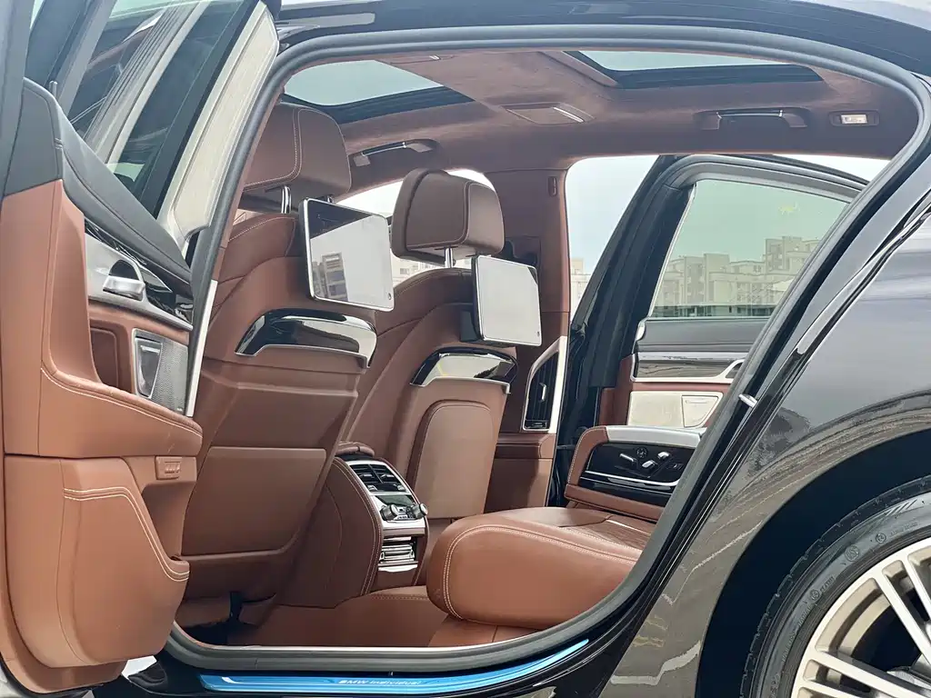 BMW 7 Series 2021 740Li xDrive Executive Luxury Package