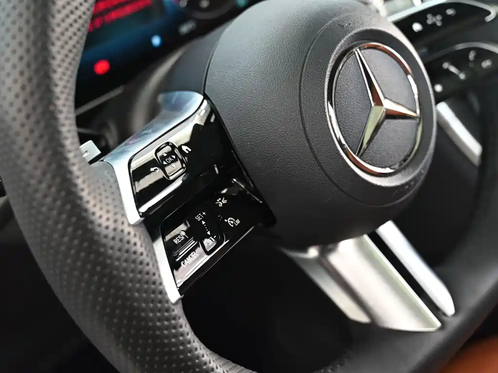 Mercedes-Benz GLC 300 L 4MATIC Dynamic 5-Seater 2023 Facelift