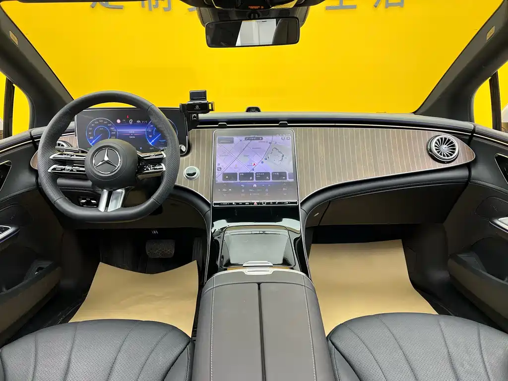 Mercedes-Benz EQE 350 Luxury Edition 2022