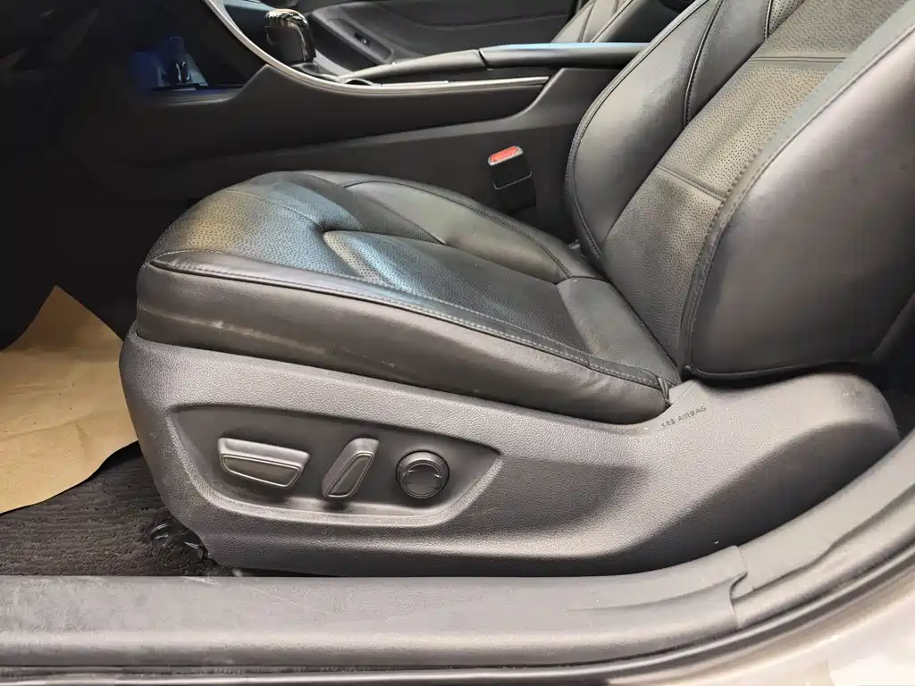 2019 Toyota Avalon Hybrid 2.5L Luxury Edition China V