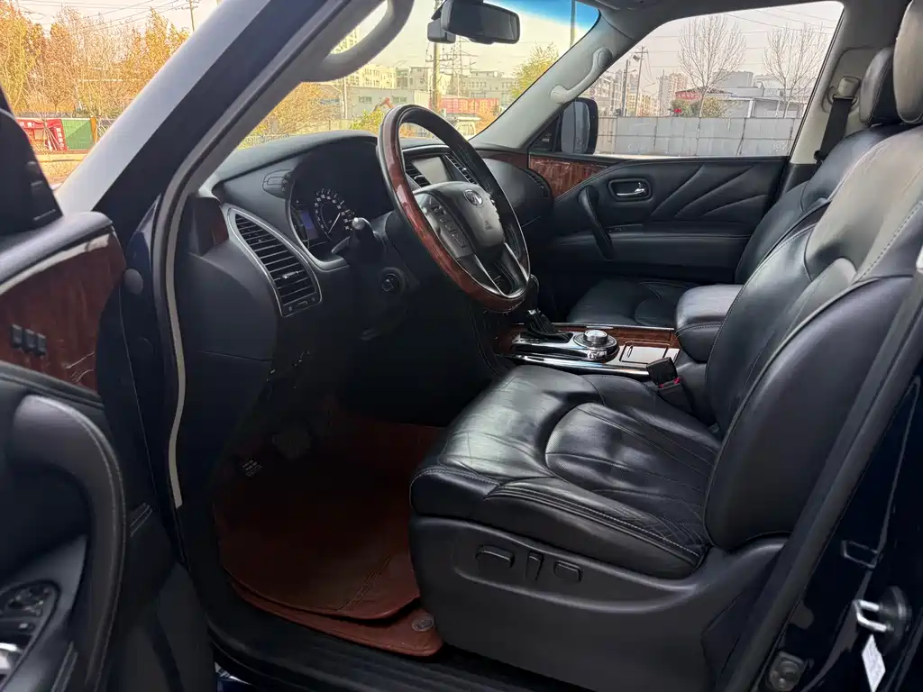 Infiniti QX80 2016 5.6L 4WD