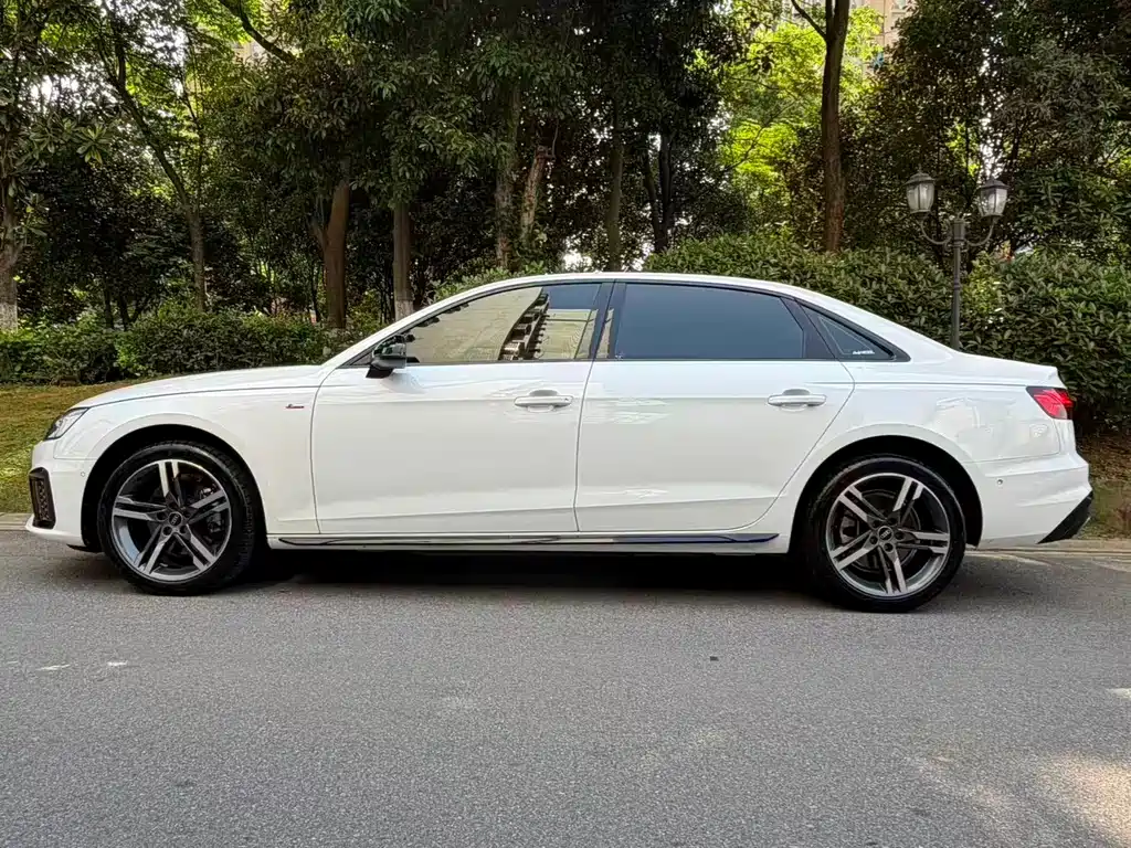 Audi A4L 2022 40 TFSI Luxury Dynamic Edition